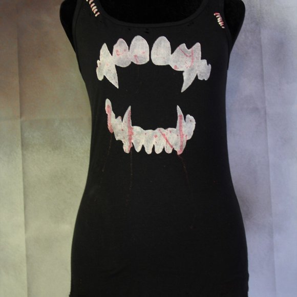 Fangs Handmade Distressed Horror Destroyed Women's - Picture 5 of 5